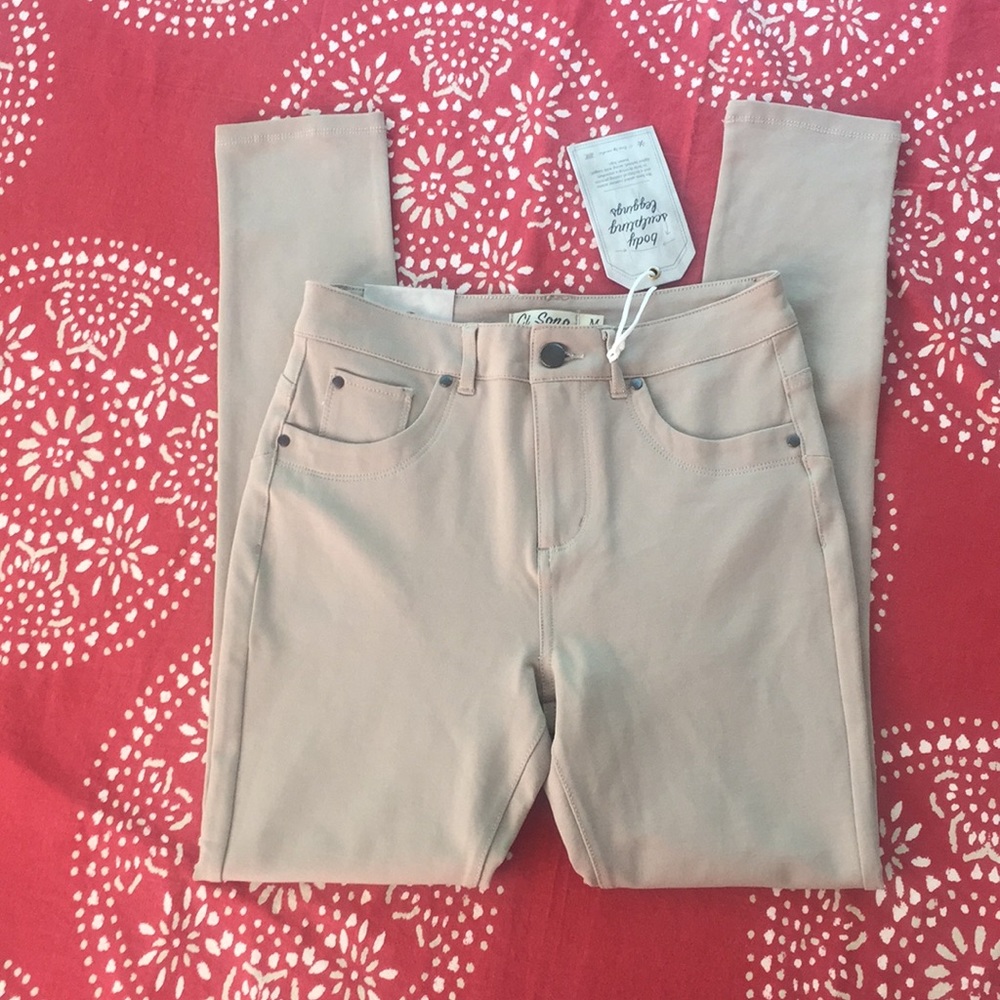 NWT body sculpting leggings 😊💕